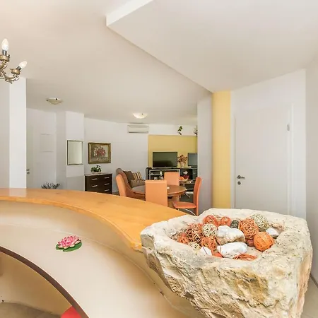 Apartman And Excelsior *