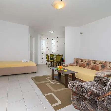 Apartament And Excelsior