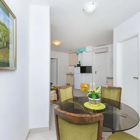 Apartman And Excelsior *