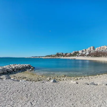 アパート And Excelsior