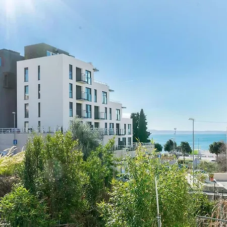 Apartman And Excelsior