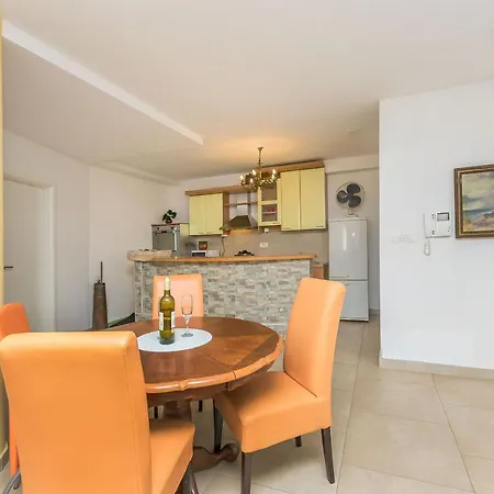Apartament And Excelsior