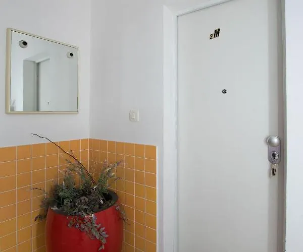 아파트 And Excelsior *