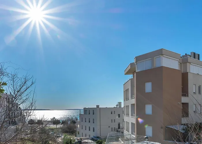 And Excelsior 스플리트