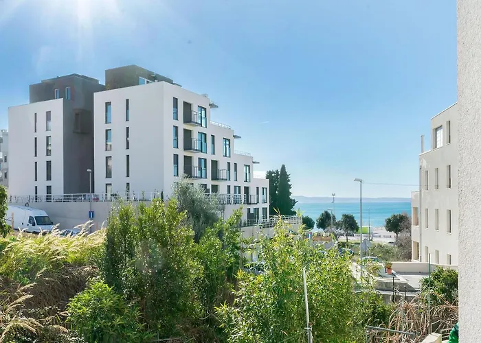 아파트 And Excelsior