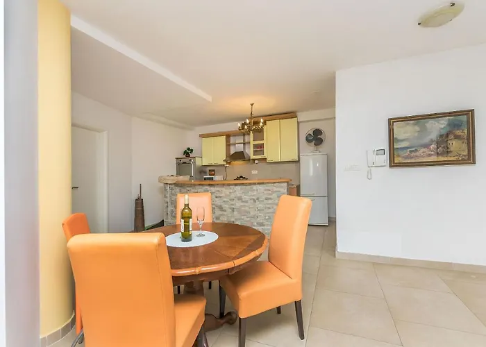 아파트 And Excelsior