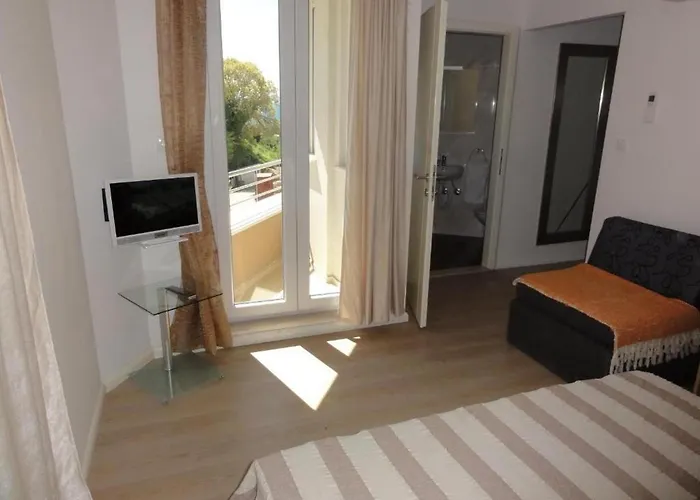 And Excelsior 아파트 *